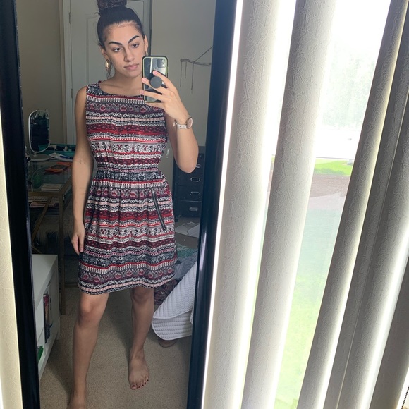 Red dress - Picture 1 of 2